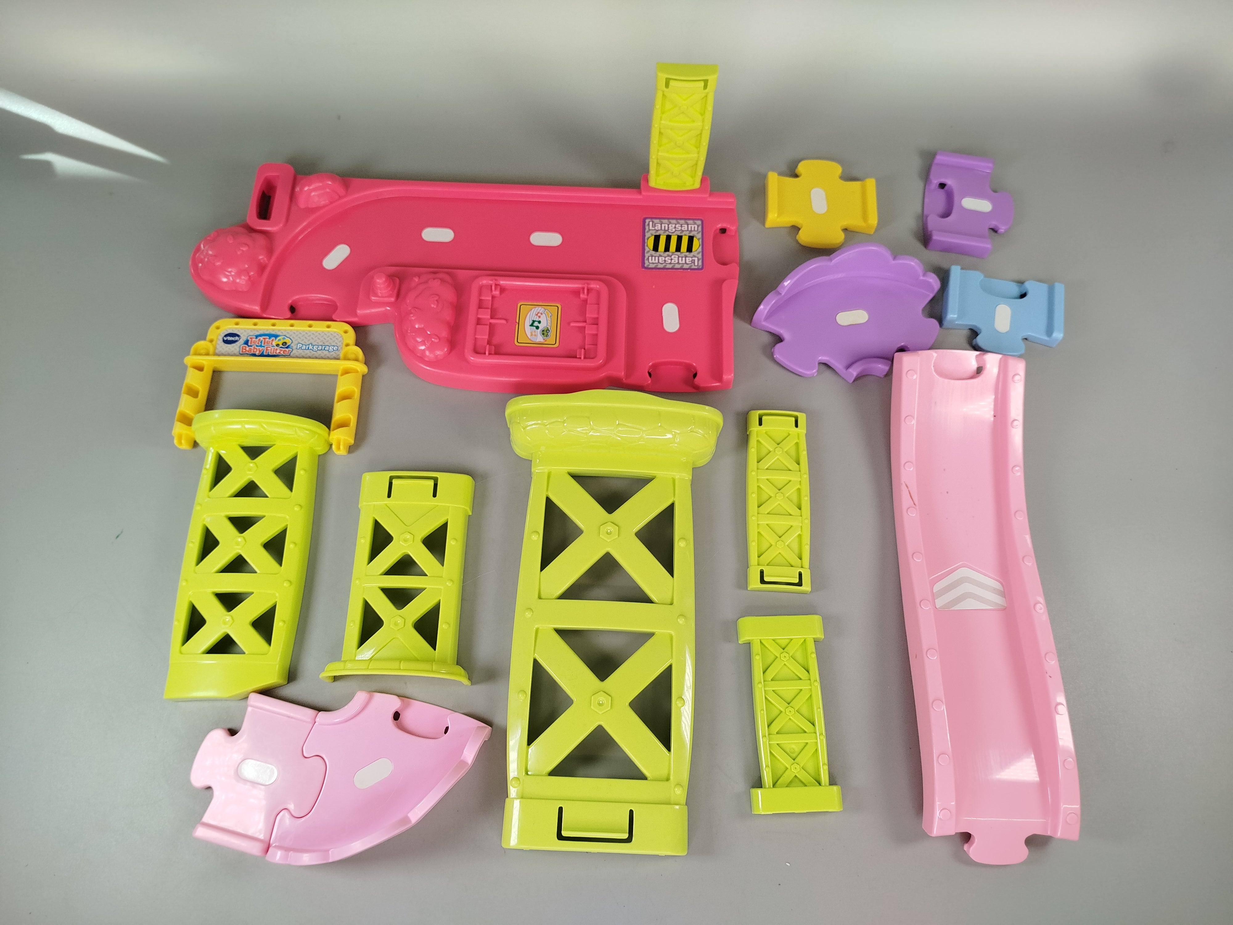 VTech Tut Tut Baby Flitzer Parkgarage Spielset mit 9 Autos